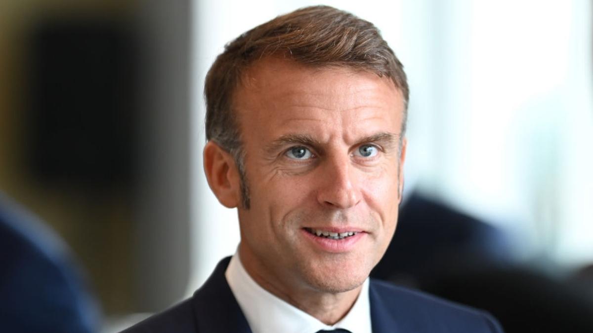 emmanuel macron ramane in functie comisia din parlamentul francez respinge destituirea
