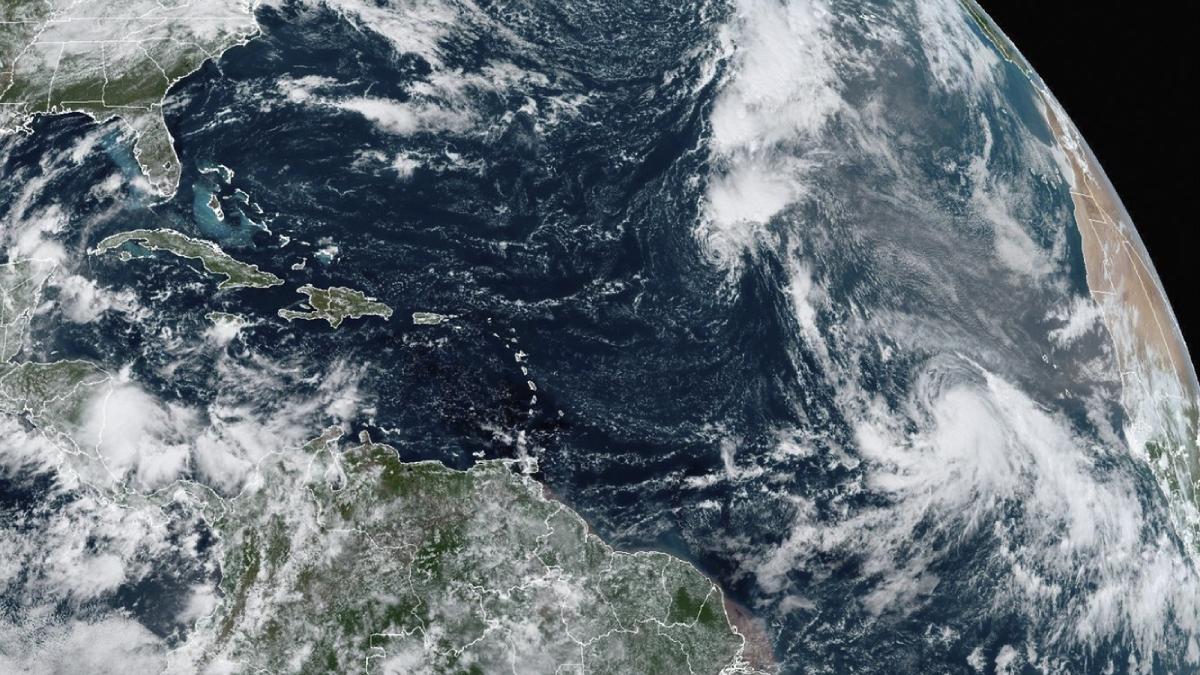 furtuna tropicala kirk s a transformat in uragan imagini din satelit cu fenomenul meteo care creste tot mai mult in intensitate