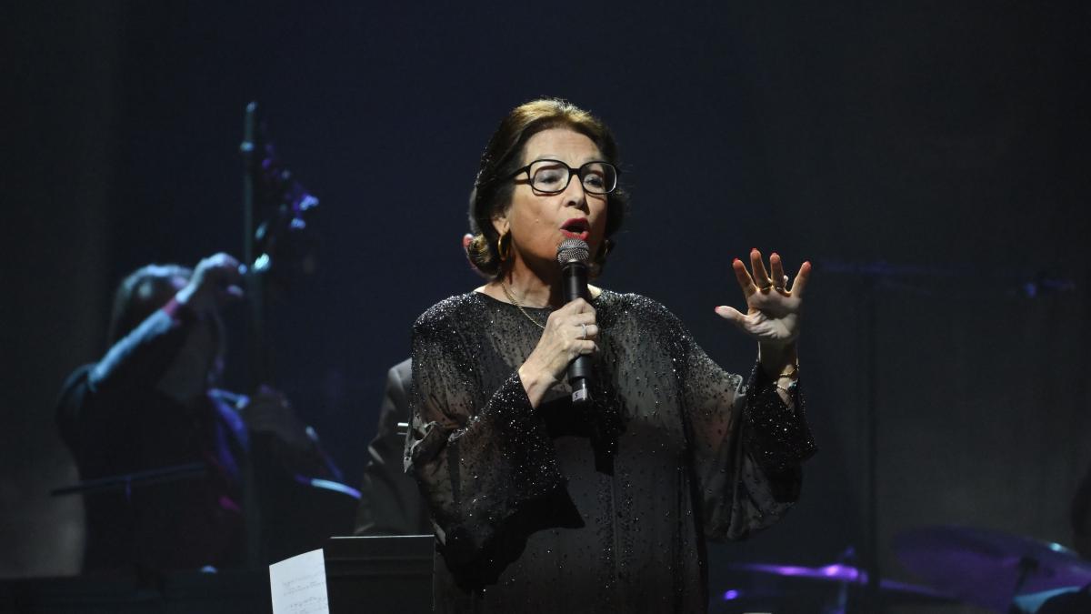 cantareata nana mouskouri si a anuntat retragerea de pe scena nu vreau sa fac rau oamenilor