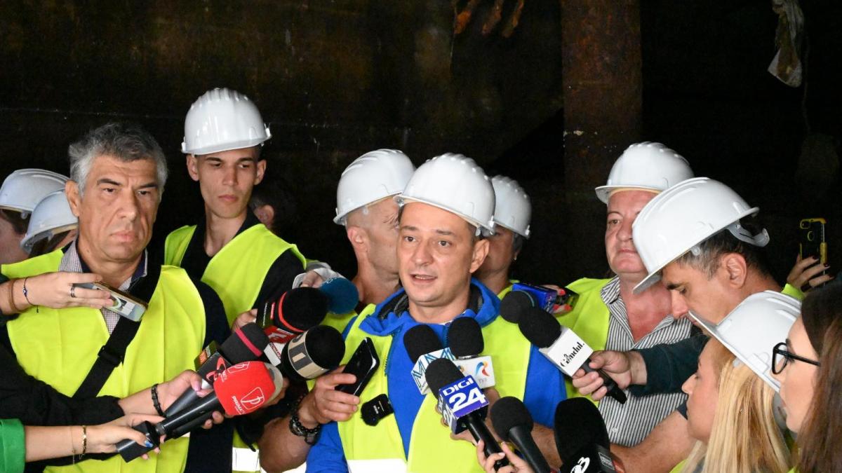 scandalul refacerii planseului unirii primarul baluta il cedeaza la pmb nicusor dan sa ne dea guvernul bani si il facem noi