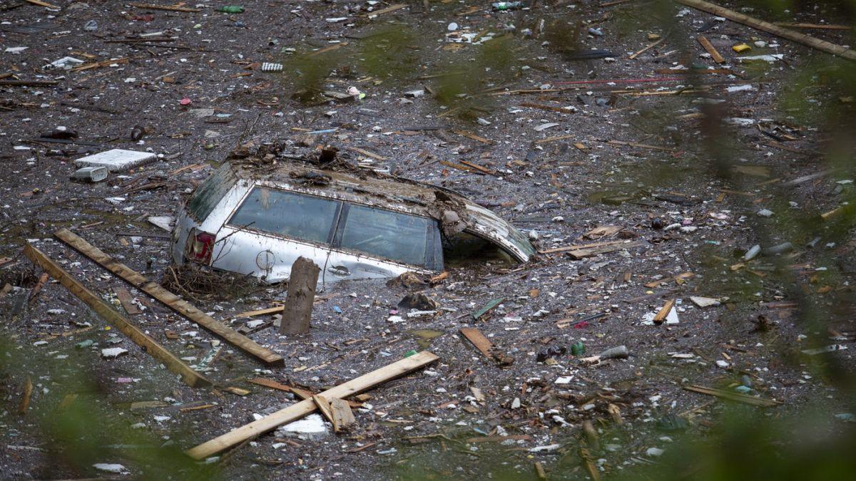 apocalipsa meteo in bosnia cel putin 21 de morti in inundatii care au devastat tara salvatorii sapa printre ruine dupa disparuti apocalipsa meteo in bosnia cel putin 21 de morti in inundatii care au devastat tara salvatorii sapa printre ruine dupa disparuti