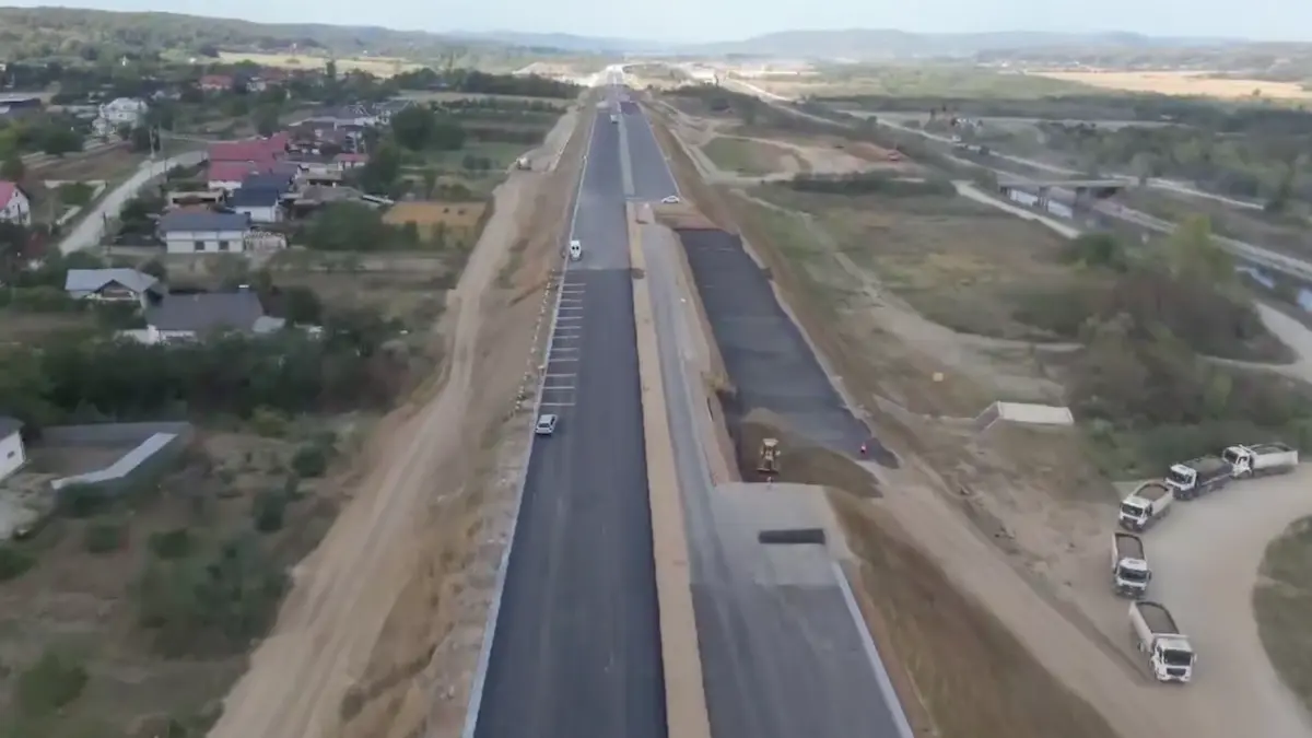 1280 de kilometri de drum de mare viteza sunt in lucru autoritatile promit ca vor fi gata pana la sfarsitul anului e greu sa credem