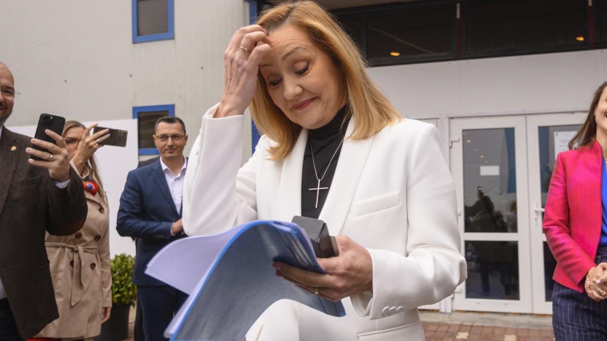 lasconi isi cere scuze dupa ce a fost acuzata ca a facut declaratii sexiste si a luat in ras violenta domestica