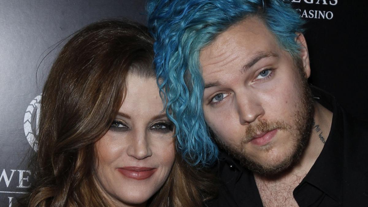 dezvaluiri incredibile lisa marie presley si a tinut fiul mort pe gheata in casa timp de 2 luni inainte de inmormantare