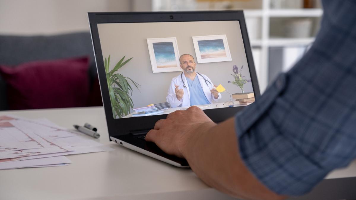 serviciul de telemedicina a devenit tot mai popular si a dus la evitarea aglomeratiei in spitale numarul de apeluri este dublu