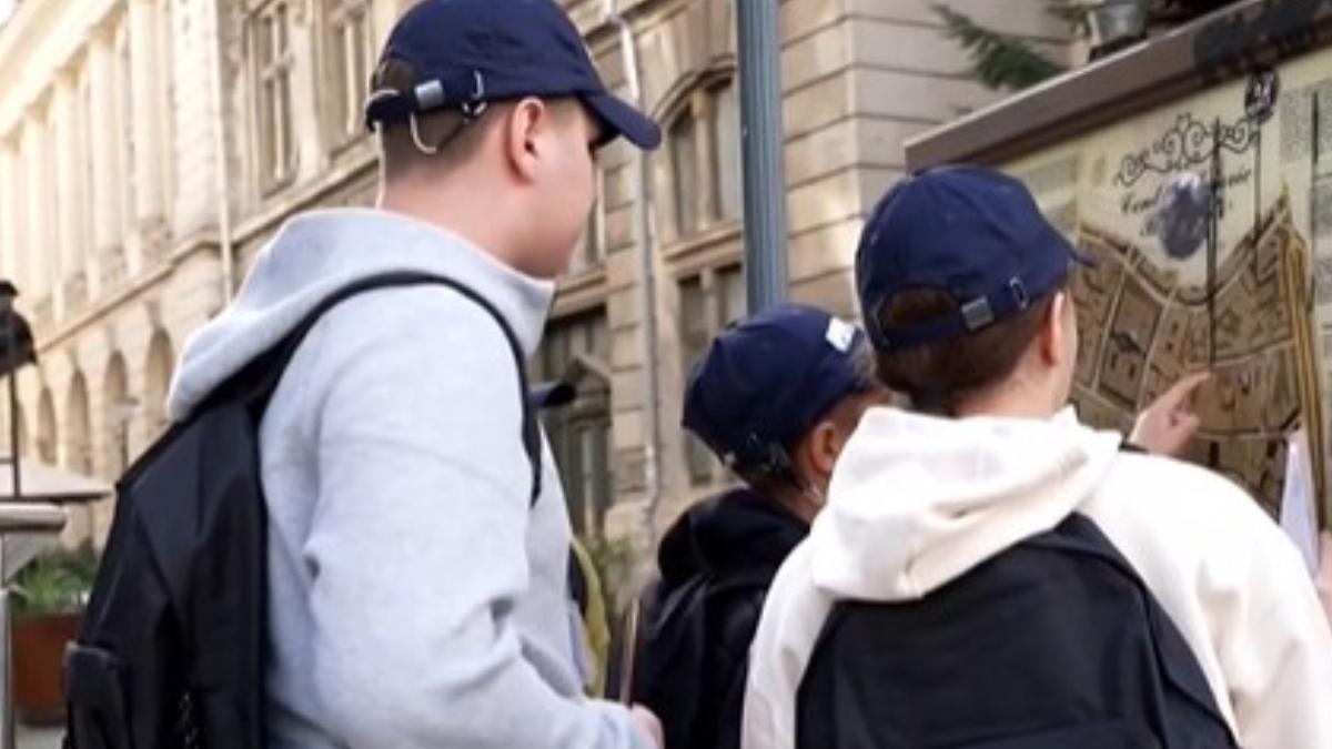 16 copii din bucuresti au invatat ce inseamna sa fii postas pentru o zi toate activitatile au fost interesante