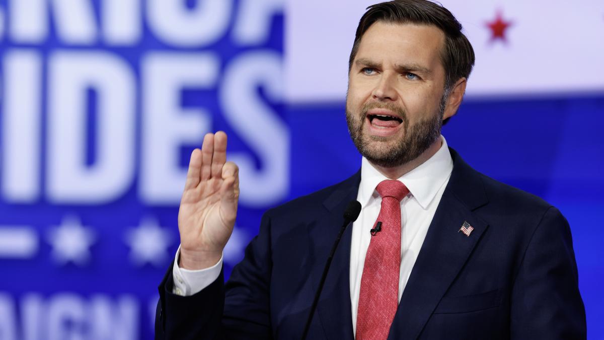 jd vance spune ca remarca sa despre femeile cu pisici si fara copii a fost stupida dar isi mentine punctul de vedere