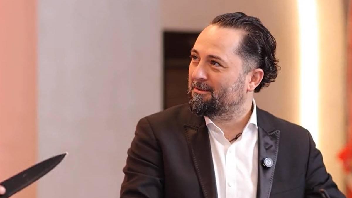 muzica clasica si gastronomie mediteraneana daniel jinga aduce magia operei in bucataria gatit la costum