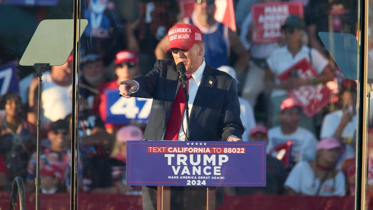 a treia tentativa de asasinare a lui trump un barbat inarmat cu legitimatii false a mers la mitingul din coachella valley