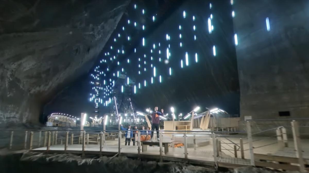 frenezie mondiala dupa ce celebrul youtuber mrbeast a filmat la salina turda strainii intreaba cum pot ajunge aici