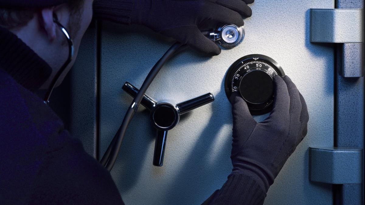 povestea incredibila a lui nino pijo considerat magicianul seifurilor