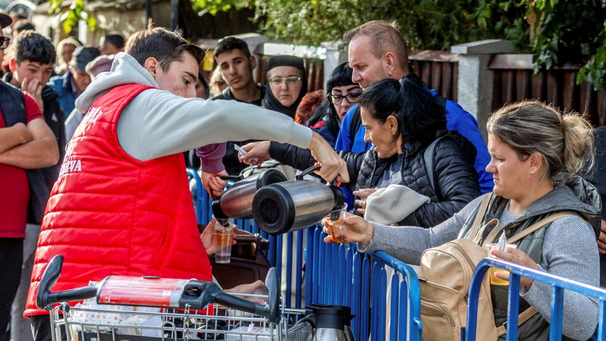 cati bani a castigat o femeie care a reciclat pet urile pelerinilor de la sf parascheva