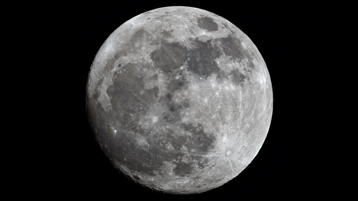 cea mai mare superluna a anului este pe cale sa rasara cand poate fi vazuta pe cer si de ce este numita luna vanatorului