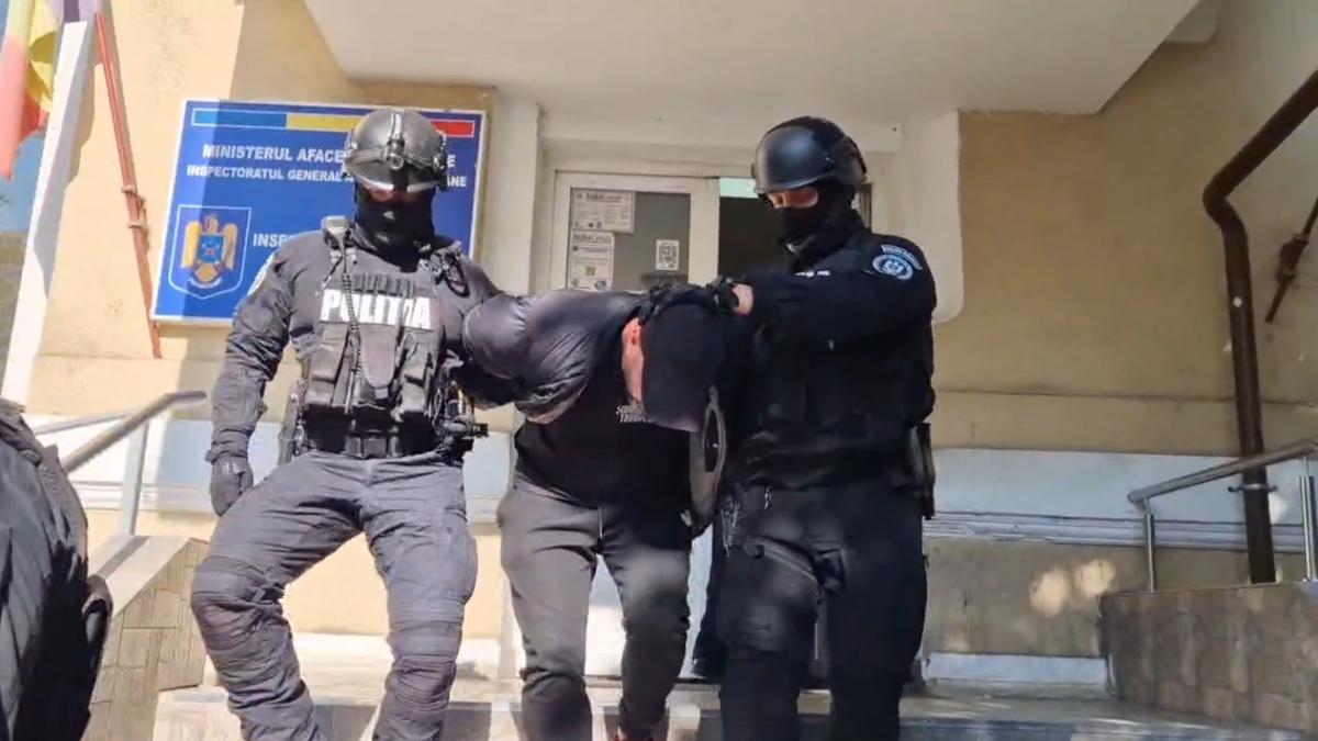 cei opt atacatori care au lovit un tanar cu ciocanul au fost retinuti