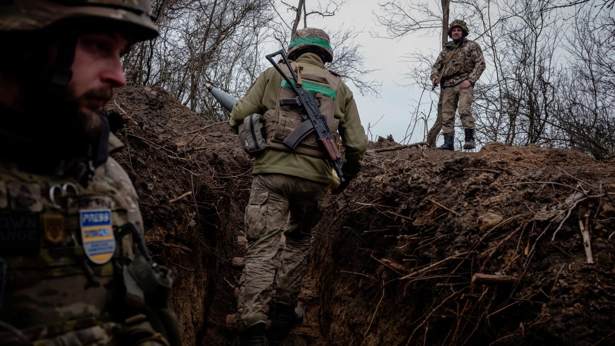 cea mai dificila situatie nu mai avem apa si energie electrica ucrainenii evacueaza un oras cheie in timp ce rusii se apropie
