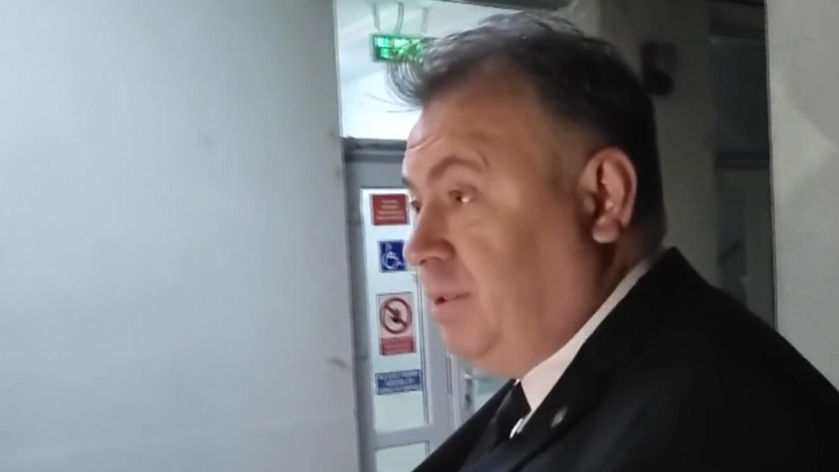 tataru s a dus de la 6 la spital ca sa ii astepte pe procurori dar ei nu au mai venit