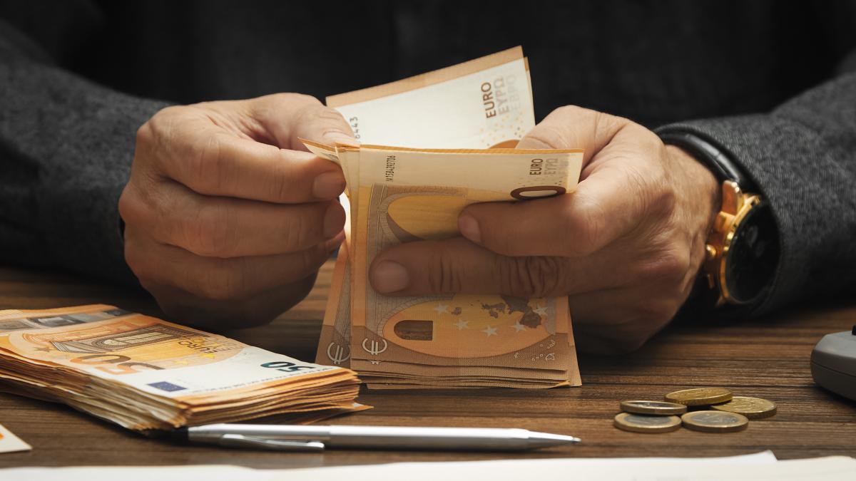 care este cel mai bogat candidat la presedintie cine are lingouri de aur si ce dar la botezul copilului a primit george simion