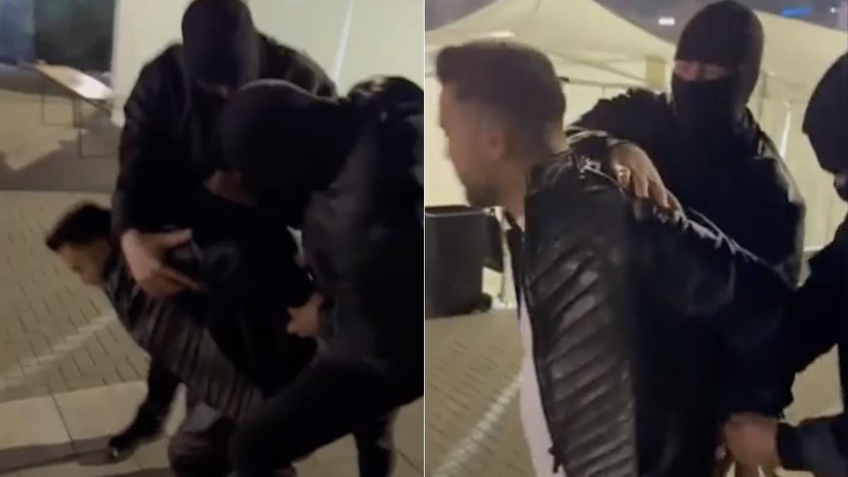 jador si a inscenat arestarea la un concert momentul in care cantaretul intra pe scena incatusat si inconjurat de mascati