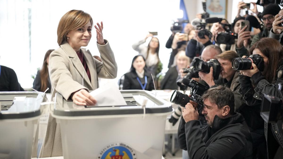reportaj cum s au vazut de la chisinau alegerile si referendumul pro ue din r moldova maia sandu a fost superstarul zilei