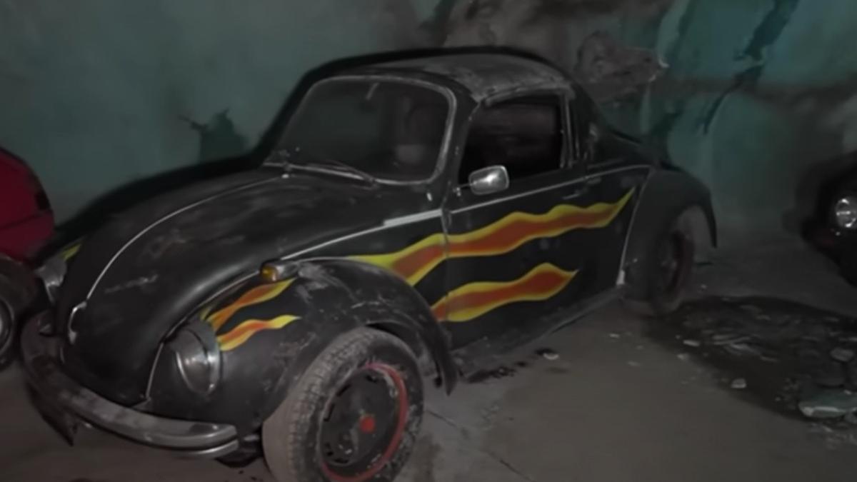 zeci de masini de colectie au fost descoperite in tunelurile unei mine abandonate din elvetia