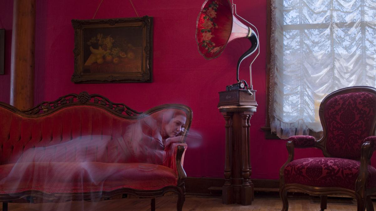 explicatia stiintifica pentru intalnirile cu fantome expert in fenomene paranormale mintea ta se trezeste dar corpul tau nu