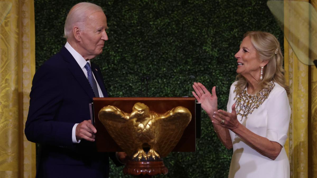 jill biden recunoaste ca sotul sau a luat decizia corecta sa se retraga din cursa pentru casa alba kamala harris va castiga