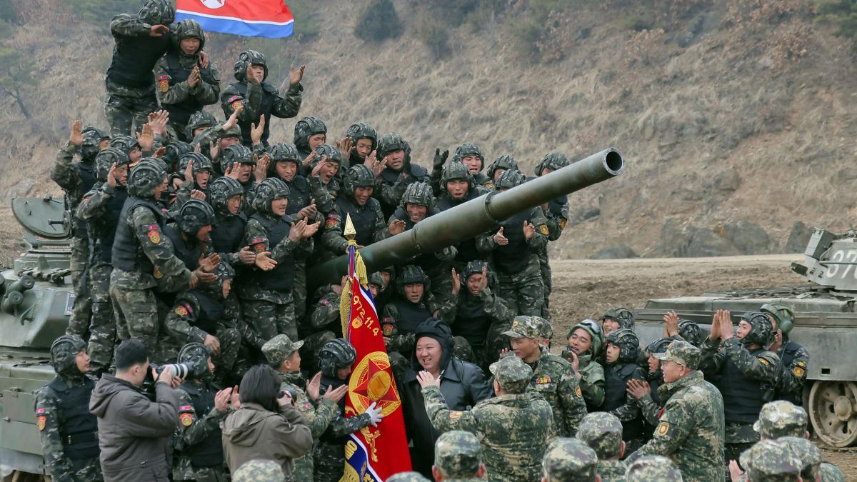 rusii au arestat 18 soldati nord coreeni care au dezertat de pe frontul din ucraina