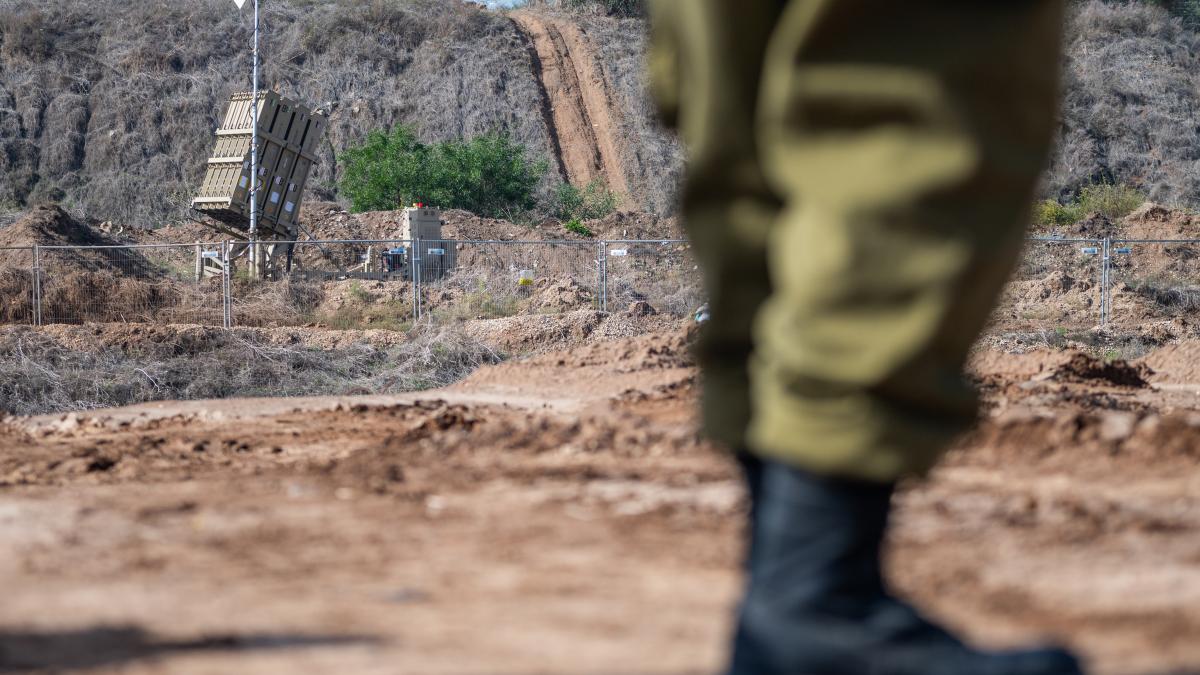sapte israelieni au fotografiat locatiile iron dome si le au vandut iranului pe sute de mii de dolari