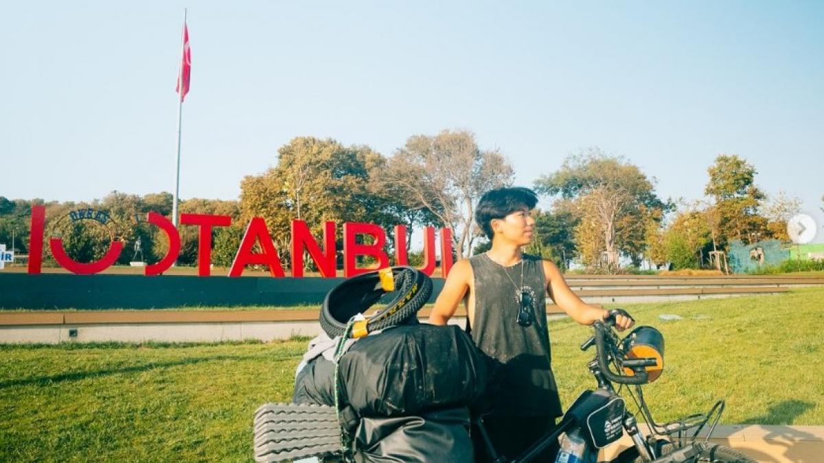 dupa ce a traversat fara probleme 12 tari din intreaga lume un tanar influencer japonez a fost batut si jefuit la milano