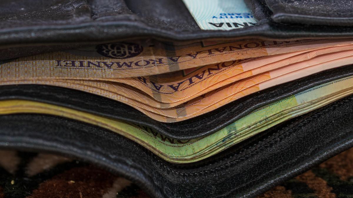 noi reguli pentru salariul minim cum se stabileste si dupa cat timp angajatul are dreptul la un venit mai mare proiect adoptat