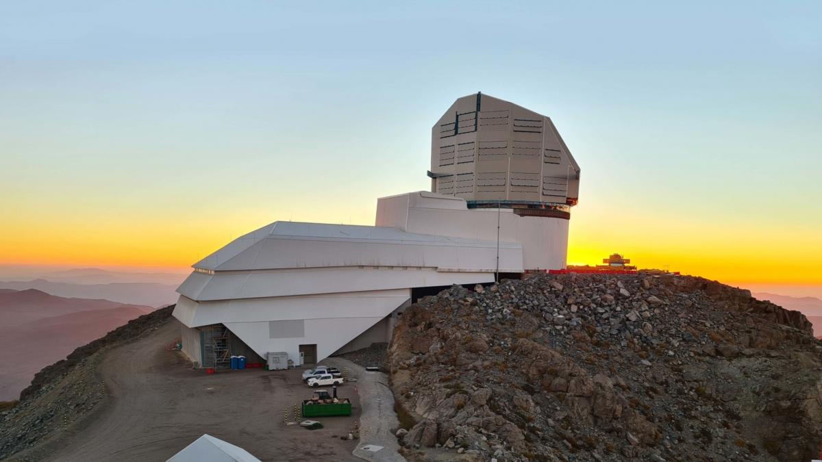 cea mai mare camera digitala din lume este aproape gata are o rezolutie cat cea a 300 de telefoane mobile si o misiune istorica