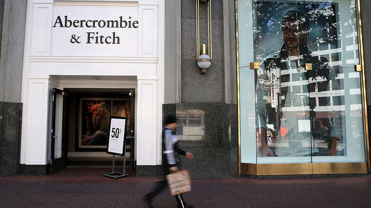 fostul ceo abercrombie fitch si iubitul lui arestati cum isi organizase mike jeffries reteaua secreta de trafic sexual cu barbati
