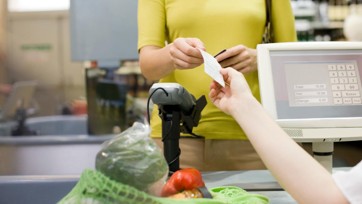 guvernul amana sanctiunile pentru operatorii economici care folosesc case de marcat care nu emit cod qr pe bonul fiscal