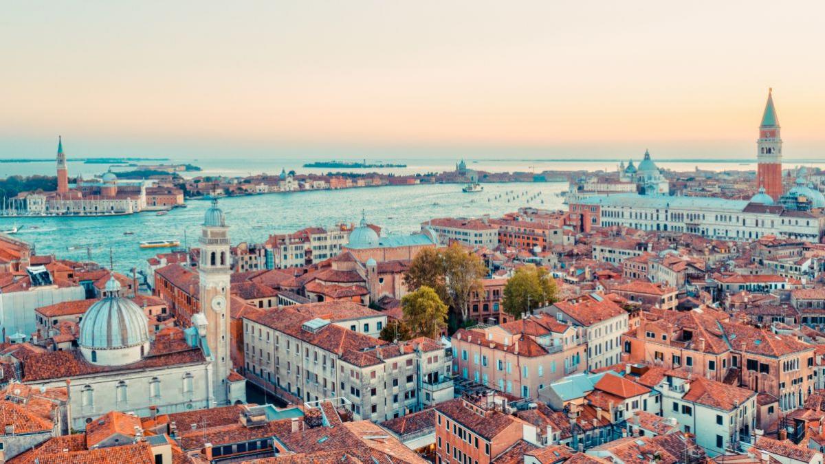 orasul european cu reputatie turistica mondiala care dubleaza taxele pentru vizitatori din 2025