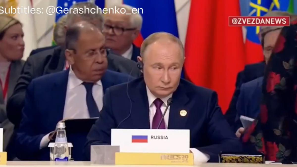 video cum a reactionat serghei lavrov cand a fost calcat pe picior la summitul brics