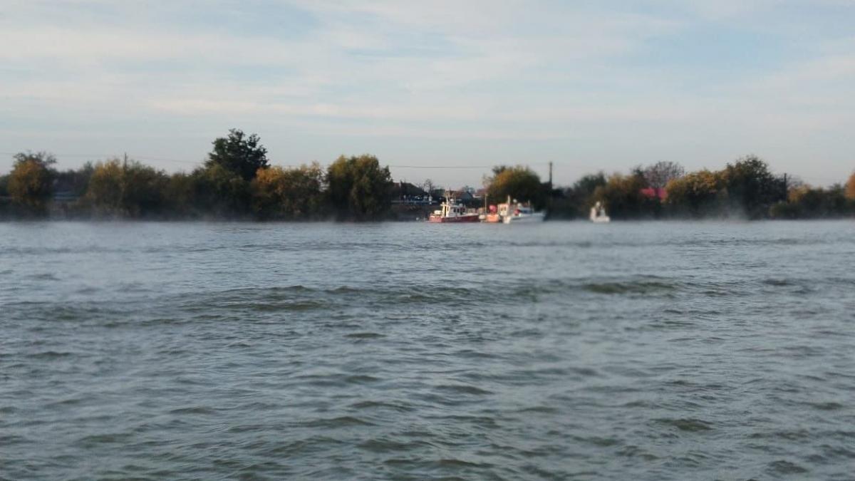 doua nave s au ciocnit pe canalul sulina un om a murit
