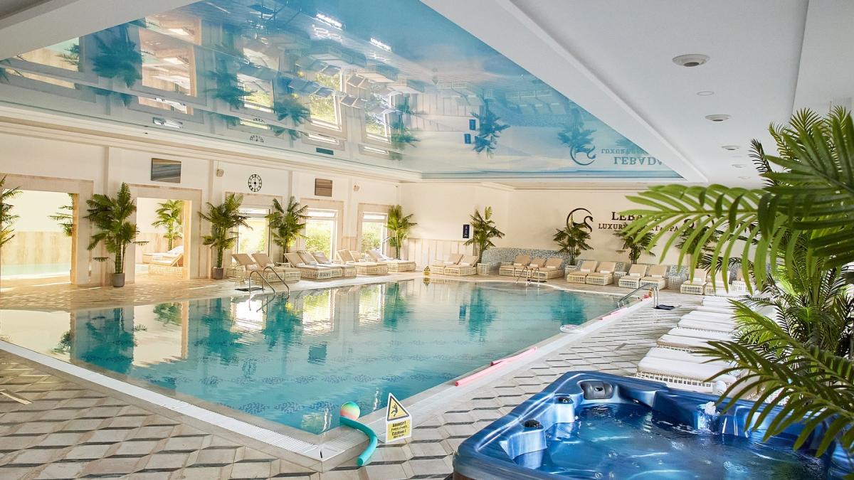 resort ul care a pus delta dunarii pe harta destinatiilor de lux o oaza de relaxare in inima naturii