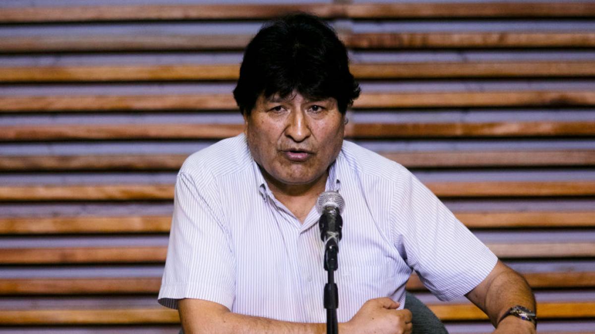 video asasini au tras 14 gloante in masina fostului presedinte bolivian evo morales soferul a fost ranit in tentativa de asasinat