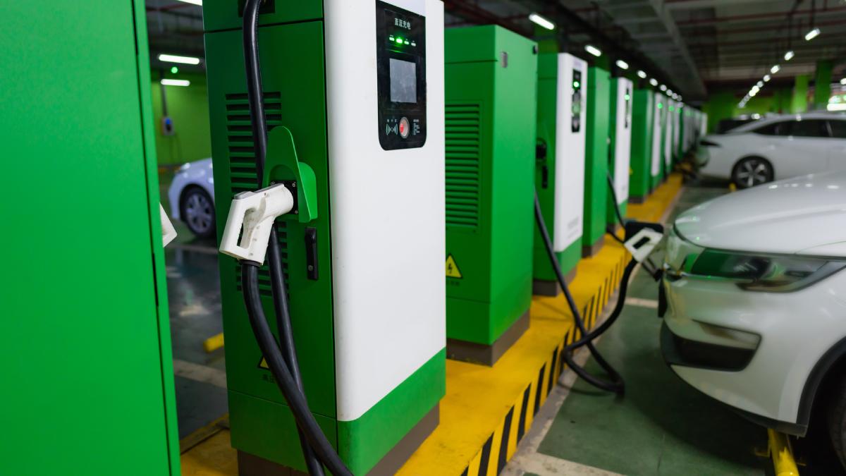 taxele vamale la importurile de masini electrice din china intra in vigoare joi anunta comisia europeana
