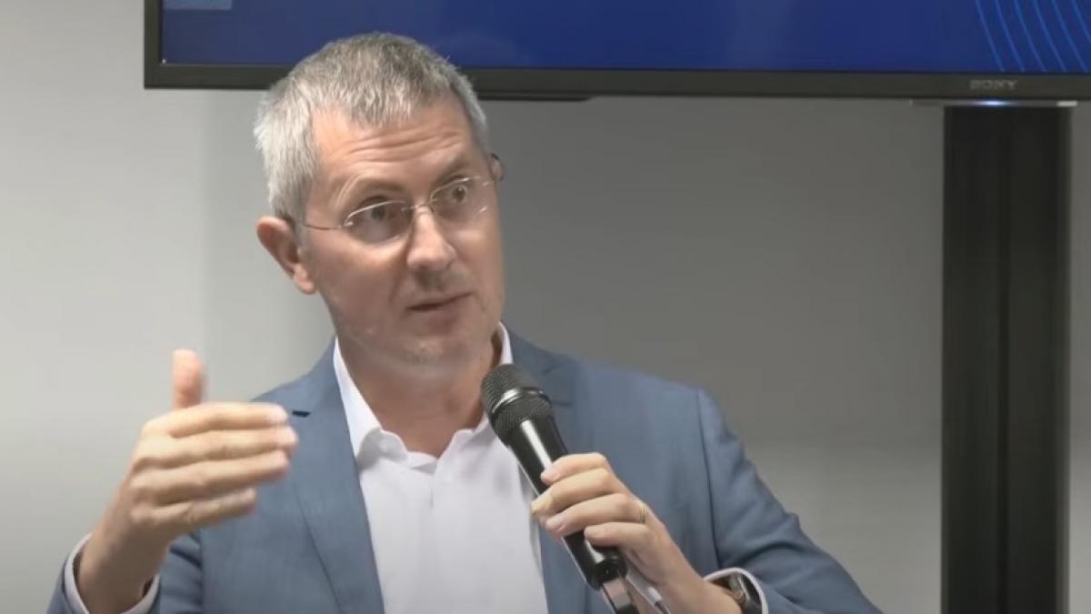 conferinta e u esti tu dan barna perioada romantica a ue s a cam incheiat democratia este sub o presiune foarte mare