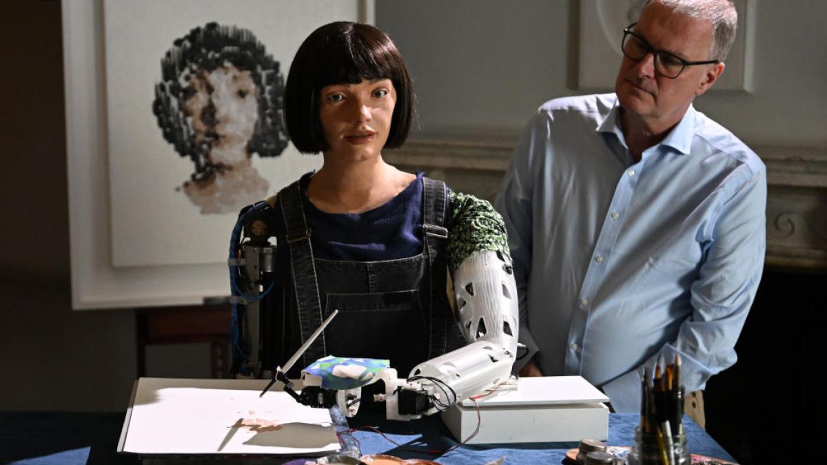 va fi scos la licitatie primul tablou realizat de un robot umanoid care este cifra de pornire