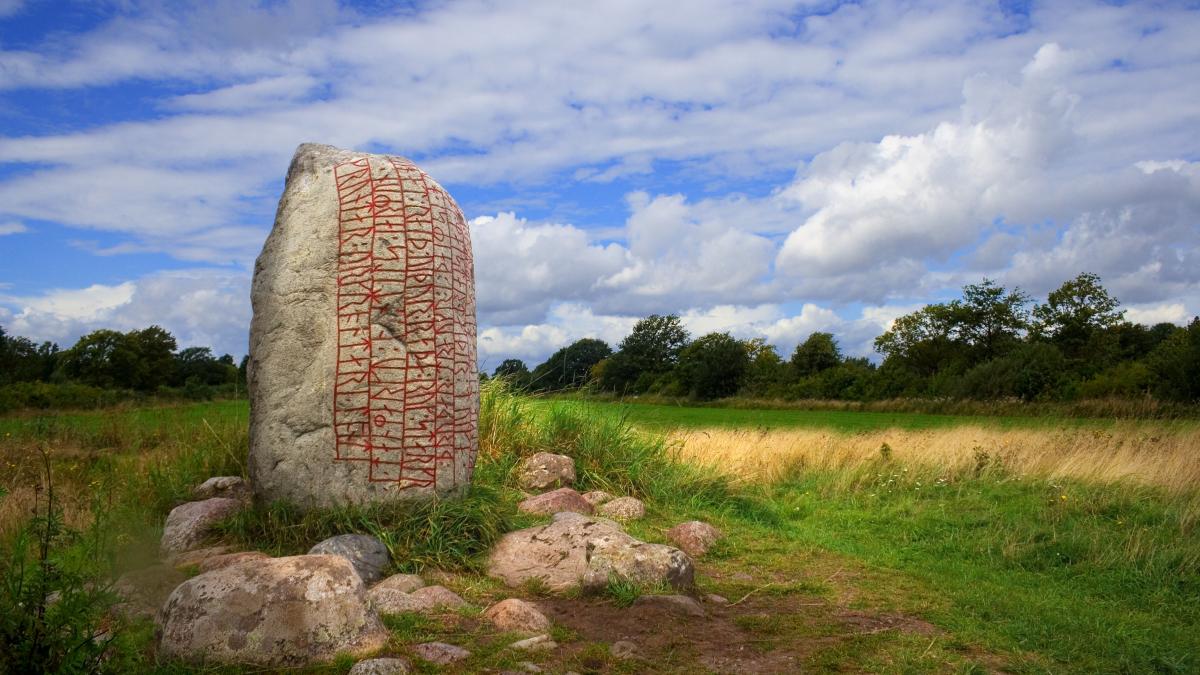 in locul din europa in care strabunicii foloseau inca runele se vorbeste si acum o limba antica veche de 1500 de ani