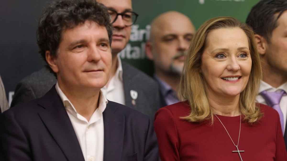 nicusor dan s a dus si la intalnirea usr e nevoie de reformisti si ma bucur ca sunteti in continuare pe baricade