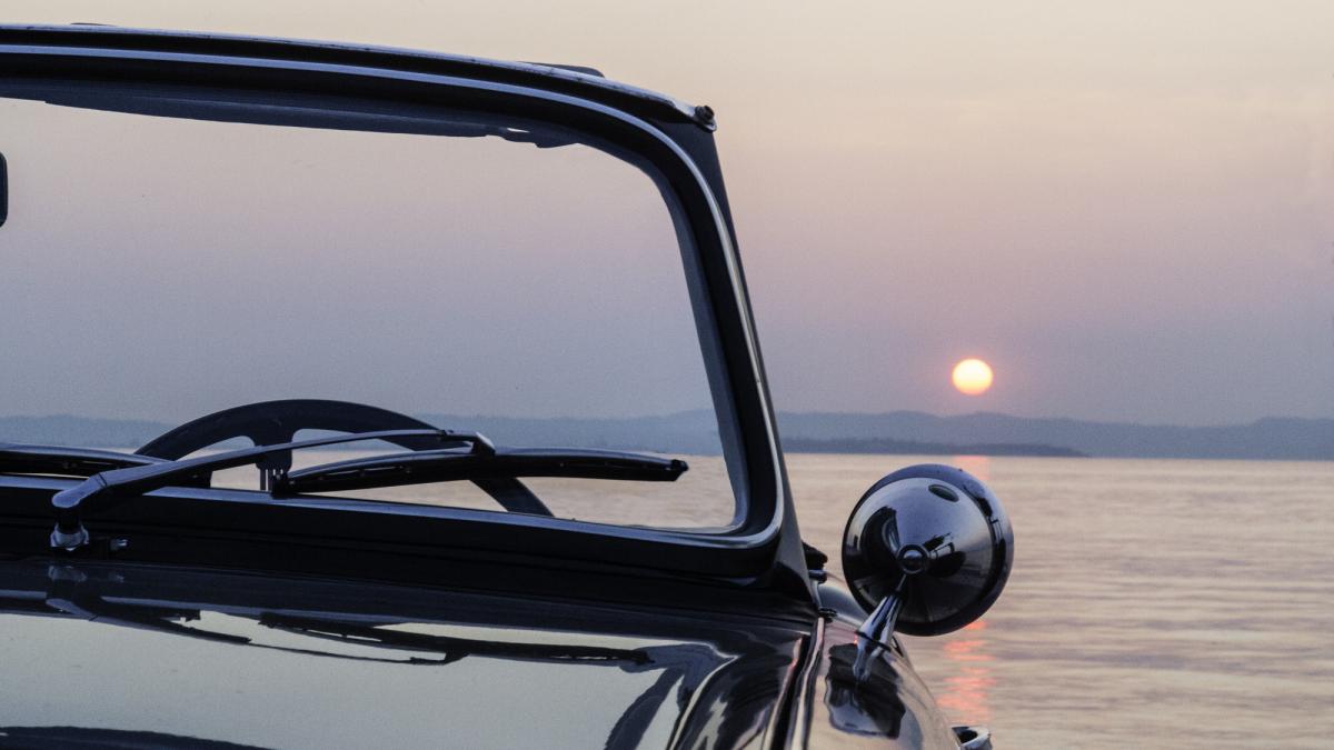 povestea incrdibila a unei italience la 96 de ani si a reinnoit permisul de conducere si merge la volanul unei masini sport