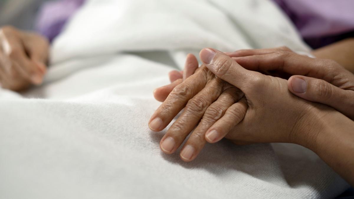 anchete la slatina dupa ce o femeie a murit in curtea spitalului la scurt timp dupa externare