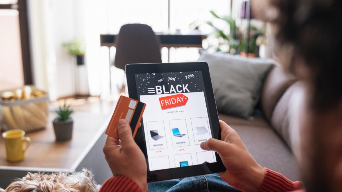 au inceput pregatirile pentru black friday ce reduceri vor gasi cumparatorii si care sunt cele mai cautate produse
