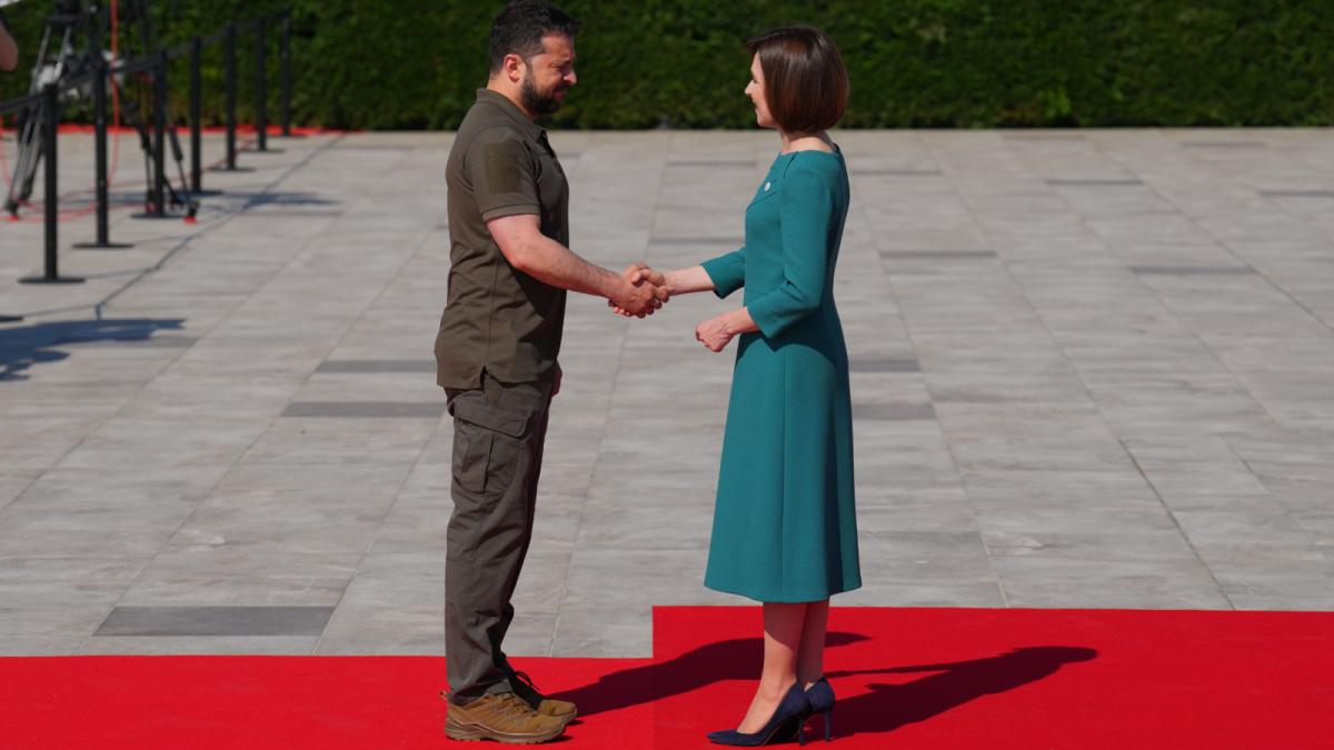 zelenski a sunat o pe maia sandu sa o felicite si sa o invite la kiev