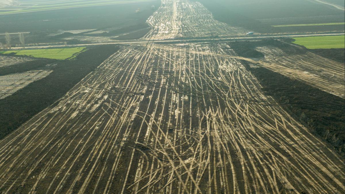 se deschide cel mai mare santier din romania se cauta 22 000 de muncitori care sa construiasca 38 de tuneluri pe autostrada unirii