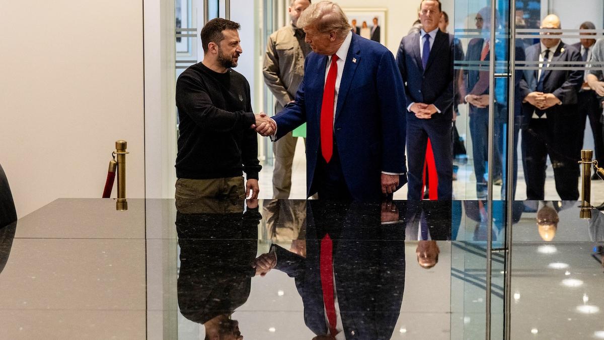 volodimir zelenski l a felicitat pe trump pentru victoria impresionanta