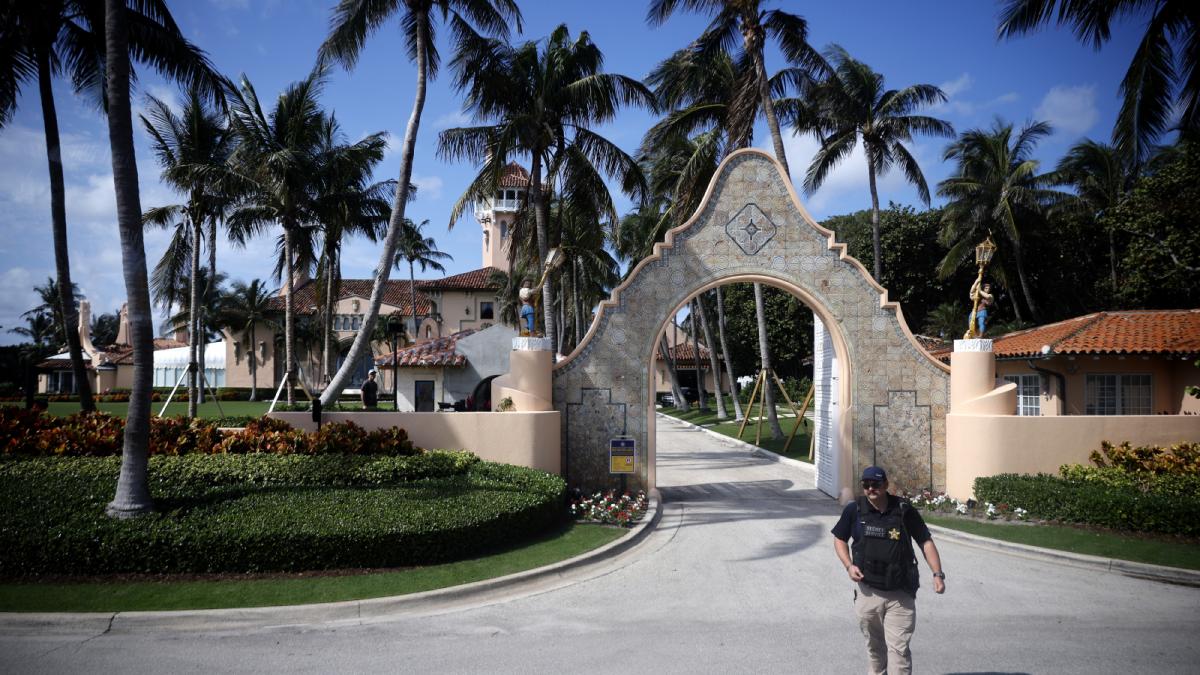 cine este romanul din cluj care ii gateste de 19 ani lui trump este bucatar sef la mar a lago si are in subordine 70 de angajati